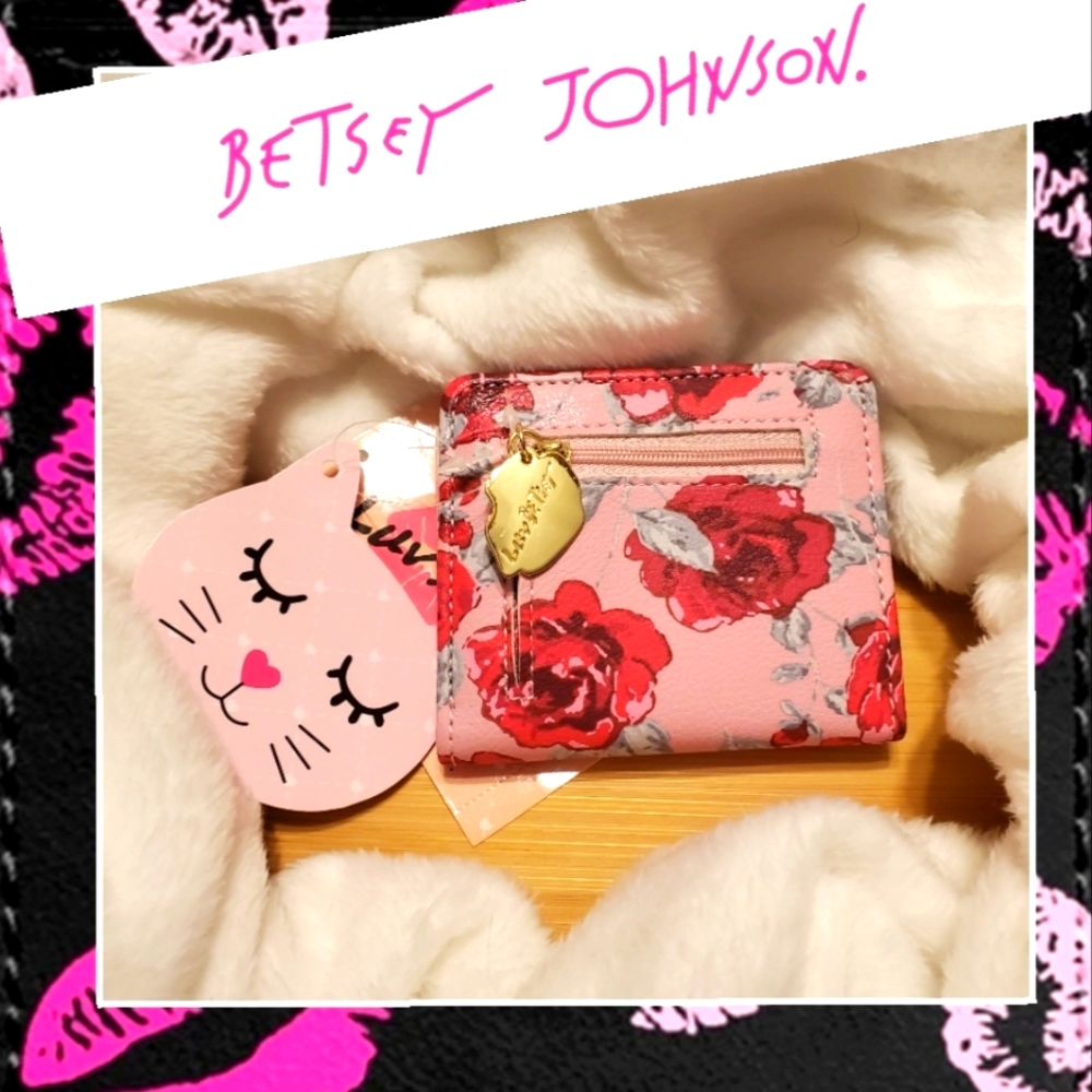 NWT Small Betsey Johnson Wallet 🌹